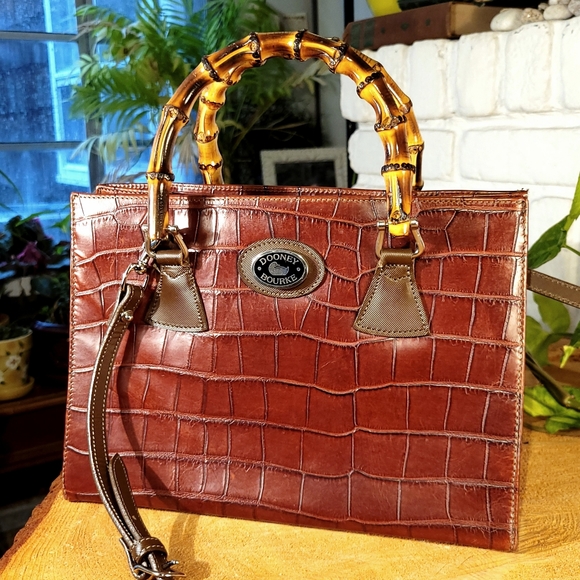 Vintage Handbags - Crocodile Pattern Structured Handbag w/ crossbody strap